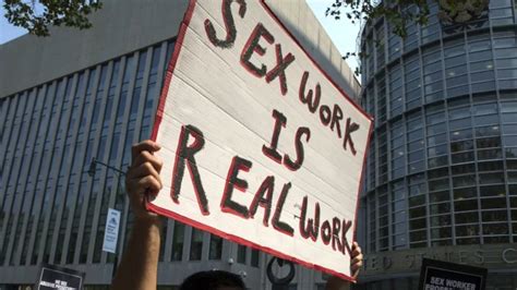 La Décriminalisation Du Travail Du Sexe Devant Les Tribunaux