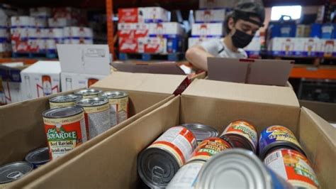 Strong Thanksgiving Food Drive Shatters London Food Bank Expectations