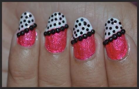 Hot Pink And White Nails Get A 24800 Second Pink And White Nail