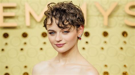 Joey King Gets Trendy Bob Hairstyle — See Photos Allure