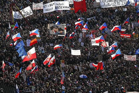 Czechs Use Anniversary Of Velvet Revolution To Pressure Pm