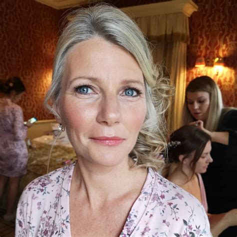 Mother Of The Bride Make Up Mature Women S Makeup Natural Make Up For Grey Hair And Blue Eyes