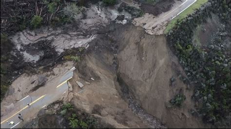 Video Landslide In Us California Due To Severe Rainfall