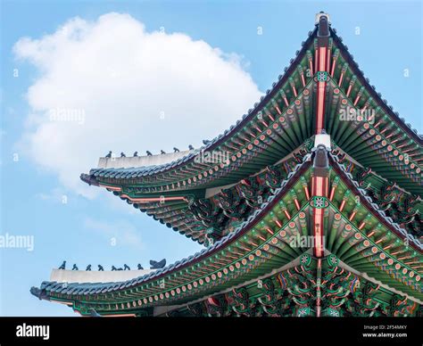 Korean Traditional Roof In Seoul South Korea Stock Photo Alamy