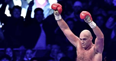 bokser fury verslaat chisora en behoudt wereldtitel bij zwaargewichten sport telegraaf nl