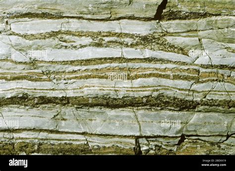 Layers Of Limestone And Sandstone Stock Photo Alamy