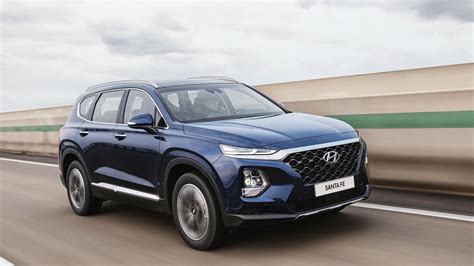 The 2021 hyundai santa fe features a wider, more aggressive front grille, digital display and a panoramic sunroof. 2019 Hyundai Santa Fe goes edgy, gets a diesel - Roadshow