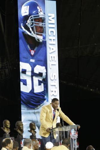 Reed Packs Emotion Strahan Laughs At Hall Of Fame Sports