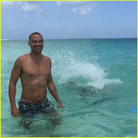 Full Sized Photo Of Jesse Williams Goes Shjrtless For Beach Vacation