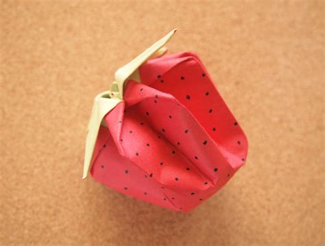 Fold Strawberry Origami | Diy origami, Origami paper art ...