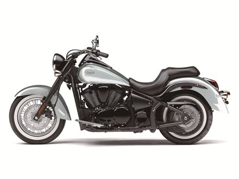 The kawasaki vulcan® 900 line offers a clean and timeless design in a powerful and comfortable machine with 903cc engine, plush bucket seat, and a wide rear tire. 2020 Kawasaki Vulcan 900 Classic Buyer's Guide: Specs & Prices