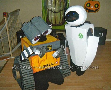 Coolest Homemade Wall E And Eve Couple Costumes Wall E And Eve