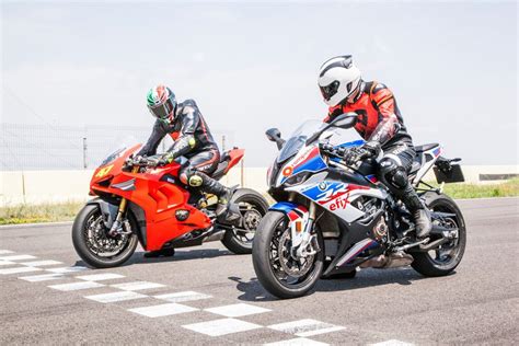 Ducati Panigale V4r Vs Bmw S1000rr Track Test Drivemag Riders