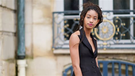 Willow Smith Opened Up About Her Sexuality And Polyamory Teen Vogue