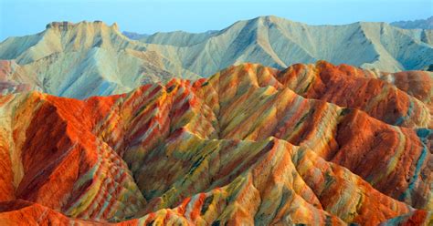 Disfruta del romance en las Montañas Arcoíris en China | Top Adventure