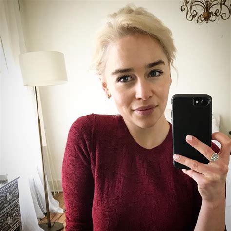 Emilia Clarke Loira Cabelo Curto