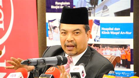 Dato' seri haji ahmad husni bin mohamad hanadzlah (jawi: Johor Contoh Peneraju Wakaf Jihad Ekonomi - Jamil Khir ...