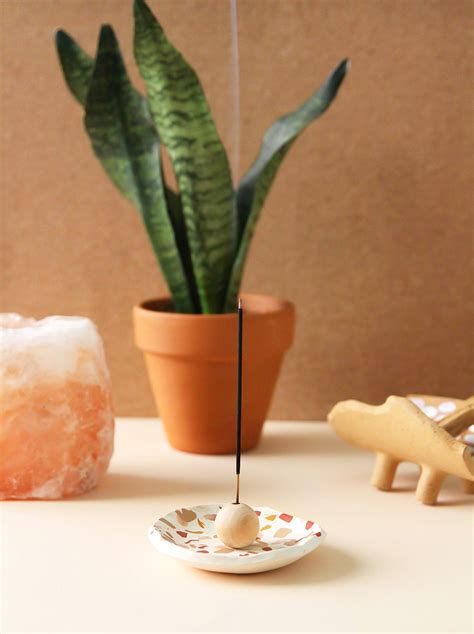 Place a small bowl face down on the clay and using a scalpel, cut around it to create a clay circle. Time For An Update! | Diy incense holder, Incense holder, Clay crafts for kids