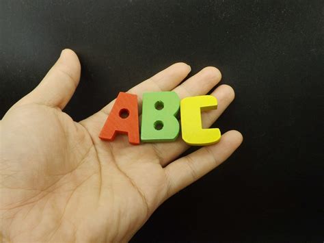 كتلة خشبية Abc الأبجدية تعلم اللغة الإنجليزية لعب أطفال الأطفال الألغاز لعبة التعليم المبكر من