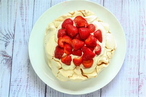 Easy Strawberry Pavlova Apply To Face Blog