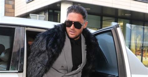 Stephen Bear Locked Girlfriend Out Of Their Hotel Room To Have Sex With Someone Else Court