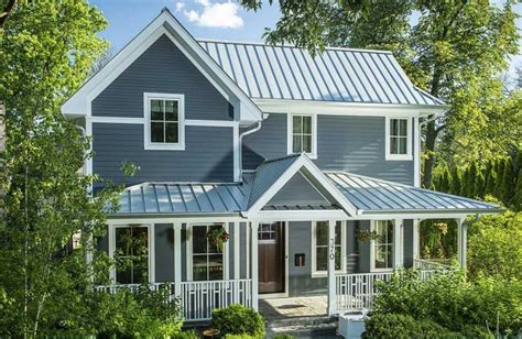 The combination of a white house and a charcoal grey roof has all the benefits that you can find in the white house and black roof combo because of the high similarity. Metal Roof Basics: 6 Facts & Myths About Metal You Should ...