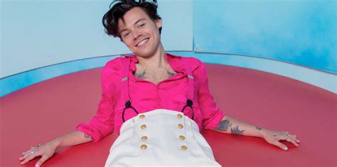 Listen to adore you by harry styles, 4,544,673 shazams, featuring on песни лета, and счастье есть apple music playlists. Watch: New Music Video For Harry Styles' Solo Release ...