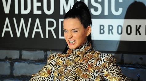 Katy Perry Says Shes Single ‘really Deep On Tinder Au