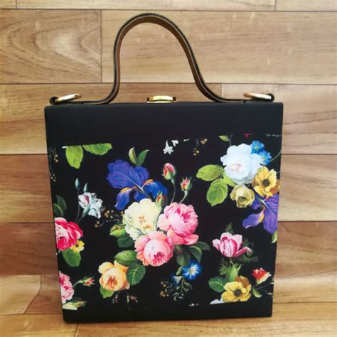 Floral Black Handbag Winni