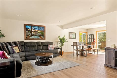 Lakeside Paradise Escape | Sky High Cabins