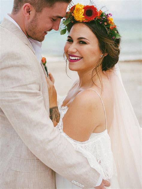 15 different ways to style a veil with a flower crown flower crown wedding veil