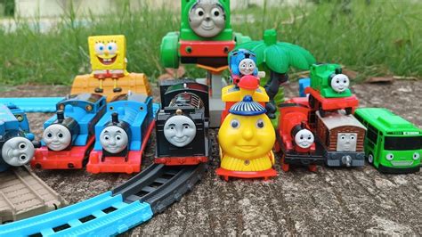 Merakit Mainan Kereta Api Thomas And Friends Hiro Bermain Kereta Api
