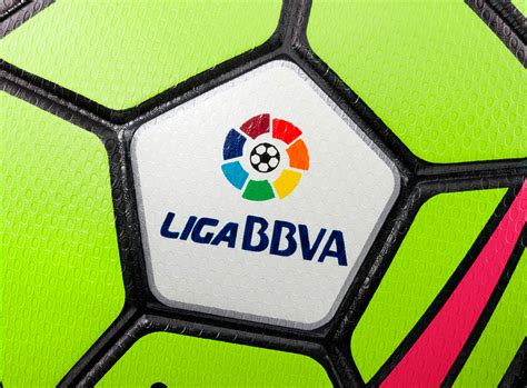 Gerard moreno added two more from cazorla and gayà centres before crossing in for rus to turn the ball into his own net on the stroke of half time, and oyarzábal completed the scoring with a low shot in injury time. Nike Ordem La Liga 15-16 Ball Released - Footy Headlines