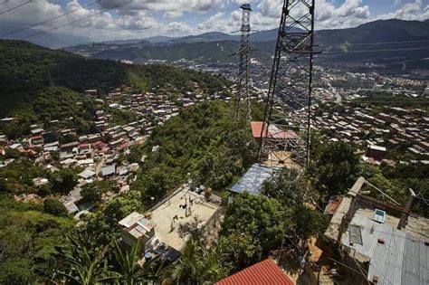 Las Torres La Vega 2 Caleidoscopio Humano