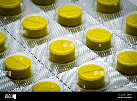 Blister Tablets Hi Res Stock Photography And Images Alamy