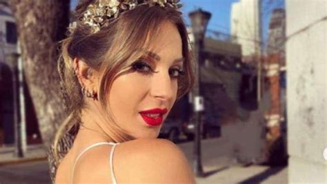 Noelia Marzol Revolucion Redes Con Sensual Traje De Ba O En Pool