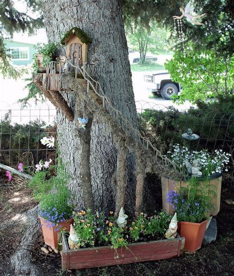 While the landscape is very simple and repetitive in its plant selection, the different textures add so much interest and contrast. 16 Do-It-Yourself Fairy Garden Ideas For Kids - Homesthetics - Inspiring ideas for your home.