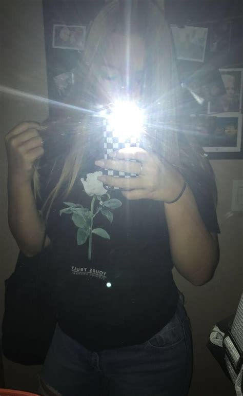 Dpz Hidden Face Aesthetic Mirror Selfie With Flash Des Conver