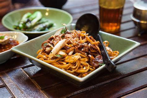 Chinese food sangatlah populer di indonesia, terutama di jakarta. 10 Best Chinese Dishes You Must Try - BuddyBits