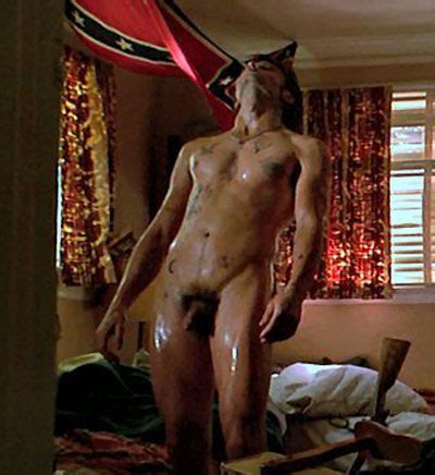 OMG He S Naked Viggo Mortensen Omg Blog The Original Since