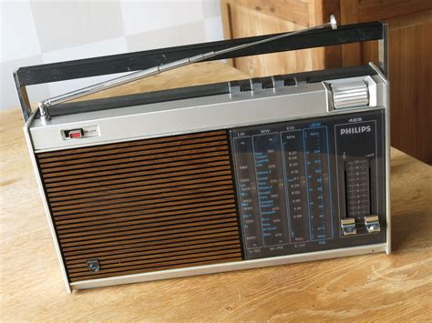 Vintage 70s Portable Philips Radio Model 22rl425