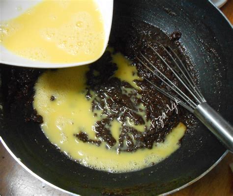 A double boiler is one of those pieces of equipment that seems to pop up in many holiday recipes, usually with very little by way of explanation. AMERICAN CHOCOLATE BROWNIES | Fiza's Cooking