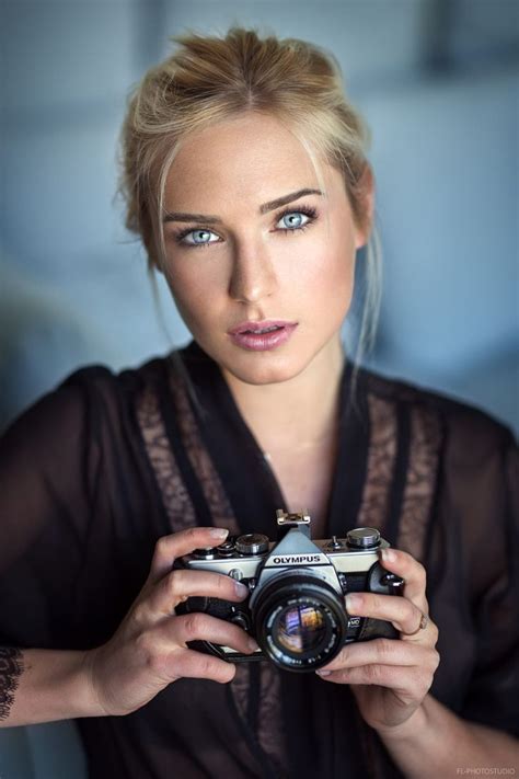 Eva 500px Photographer Headshots Girls With Cameras Photographer