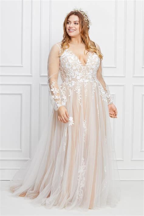 Gorgeous Plus Size Wedding Dresses With Sleeves