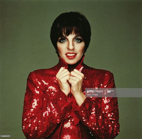 Fotografía De Noticias Actress And Singer Liza Minnelli Wearing A Red