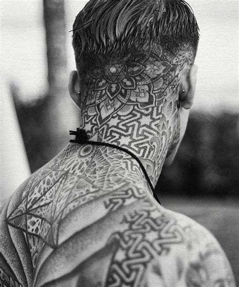 Tatuagem na Nuca Masculina 55 Ideias e Tattoos Épicas