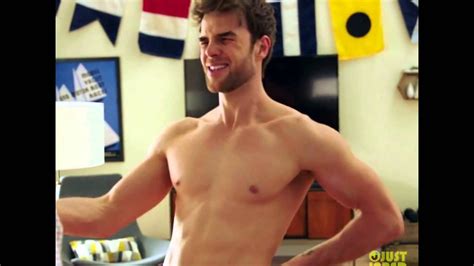 Nathaniel Buzolic Strips Down To His Underwear For The Cws