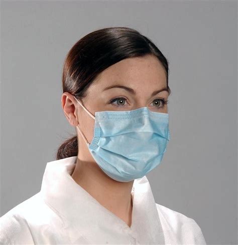 Pakai sheet mask tidak hanya sekadar ditempelkan di wajah beberapa menit. Ini Cara Sebenar Untuk Pakai Face Mask Dengan Betul | SYOK