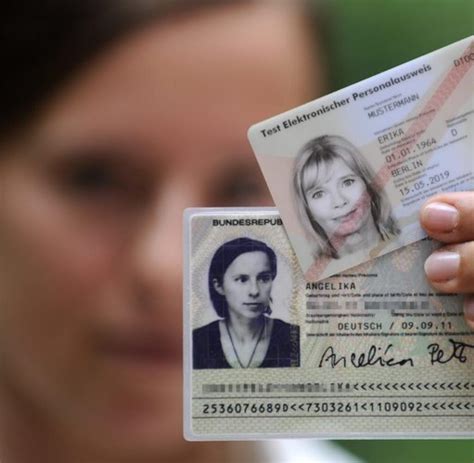Ein neuer #personalausweis soll ab kommenden jahr teurer werden. Mit Funkchip: So sieht der neue digitale Personalausweis ...