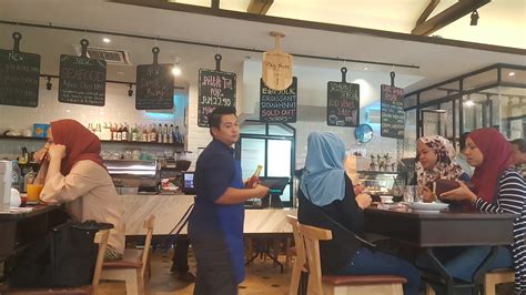 Finding halal food is no doubt one of the biggest concerns of muslim travellers when they are abroad. Dotty's Pastries & Coffee @ TTDI- Nice (Halal) - TheFoodBunny